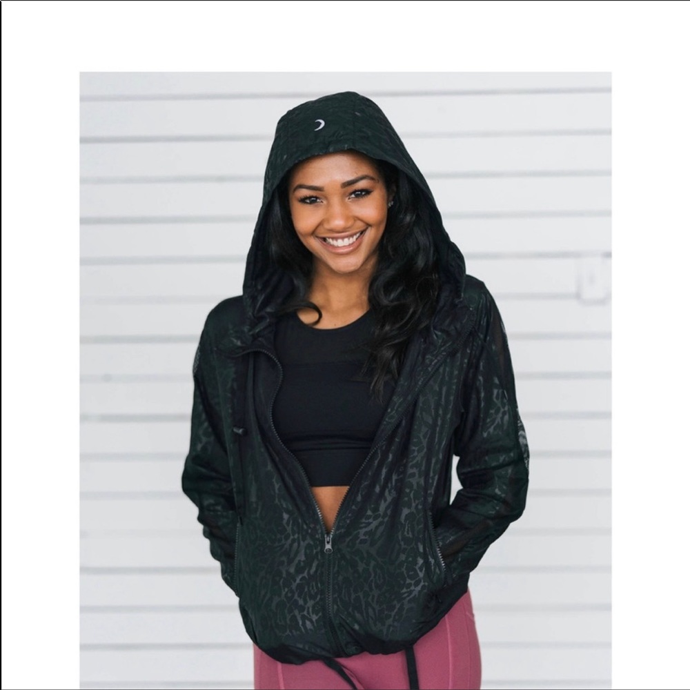 NWTB Zyia black bomber jacket sz small